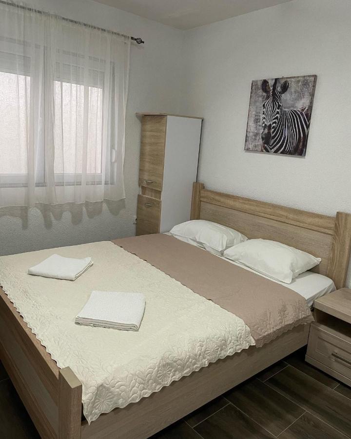 Apartman Ail 2 Ulcinj Exterior photo